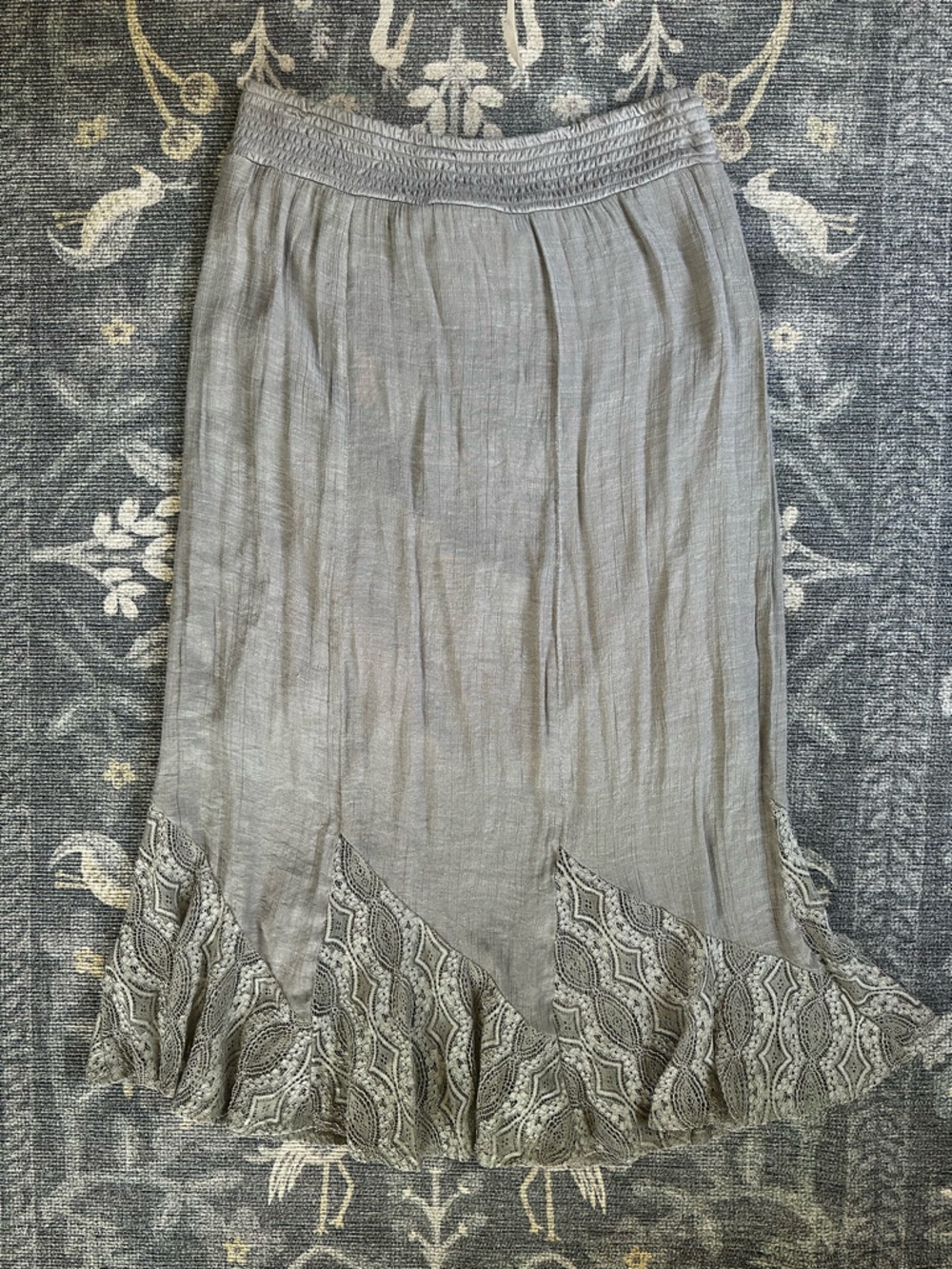 Apt. 9 Gray Midi Skirt M Elastic Waist Boho Lace Hem Textured - Picture 3 of 7